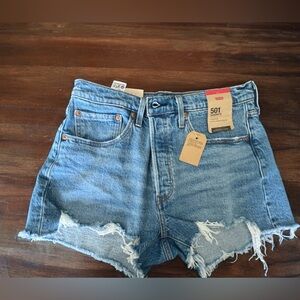 NWT Women’s Levis Premium Original 501 Denim Cut Off Shorts *Multiple Sizes*